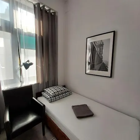 Pinto Guest Rooms Warsaw Exterior photo